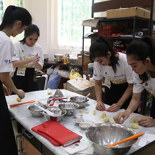 Membuat Finger Witch Cookies dan Menyeduh Kopi di Semifinal Miss Culinary